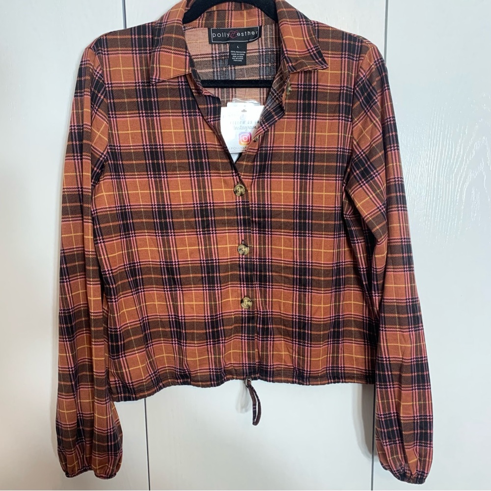NWT. Polly & Esther. Burgundy plaid cropped flannel. Collared top w/elastic hem